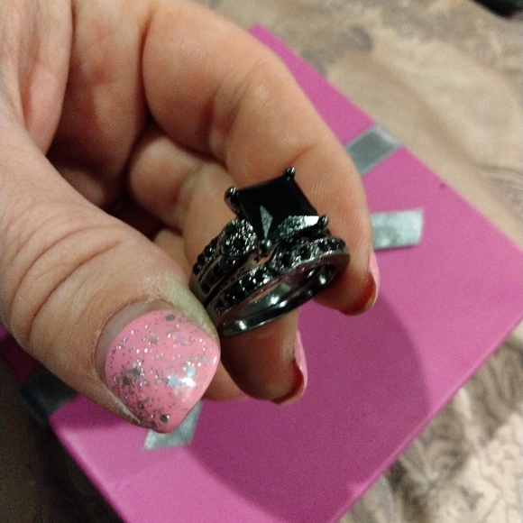 2C.T.W Princess Cut Black Diamond Bridal set Ring - Picture 8 of 16